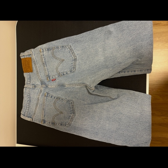 Levi’s Ribcage Straight Jeans - Picture 3 of 6